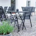 Hotel Cafe Galerie I Hannover-garbsen I Free Parking Garbsen