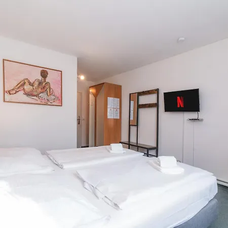 Cafe Galerie I Hannover-garbsen I Free Parking Hotel 3*