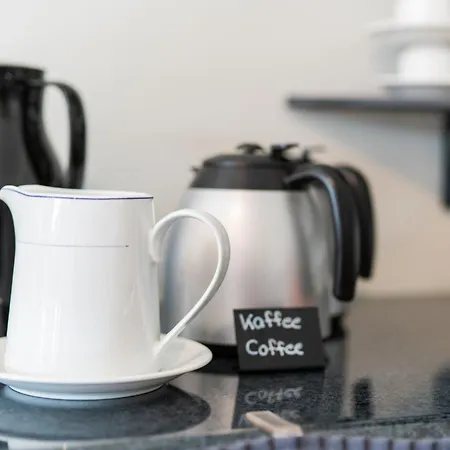 Отель Cafe Galerie I Hannover-garbsen I Free Parking