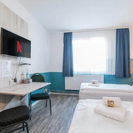 Cafe Galerie I Hannover-garbsen I Free Parking Hotel 3*