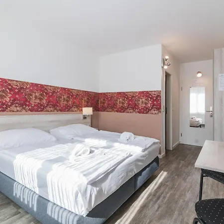 Cafe Galerie I Hannover-garbsen I Free Parking Hotel