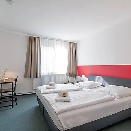 Hotel Café Galerie - Breakfast - Free Parking - Smart Tv