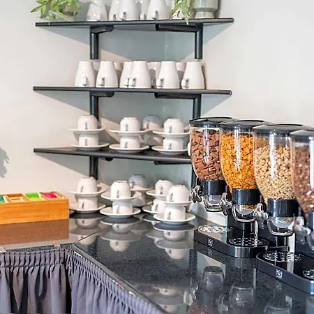 Café Galerie - Breakfast - Free Parking - Smart Tv Hotel Garbsen