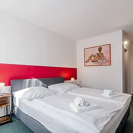 Café Galerie - Breakfast - Free Parking - Smart Tv Hotel Garbsen