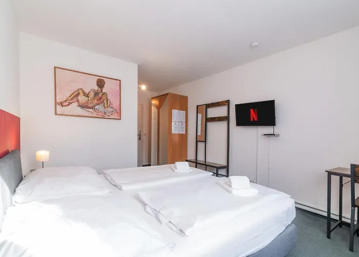 Cafe Galerie I Hannover-garbsen I Free Parking 酒店 3*
